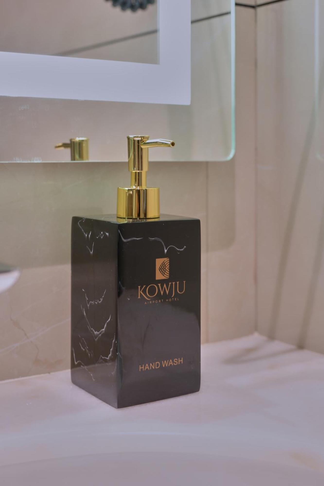 Kowju Airport Hotel Calicut Kondotty Esterno foto