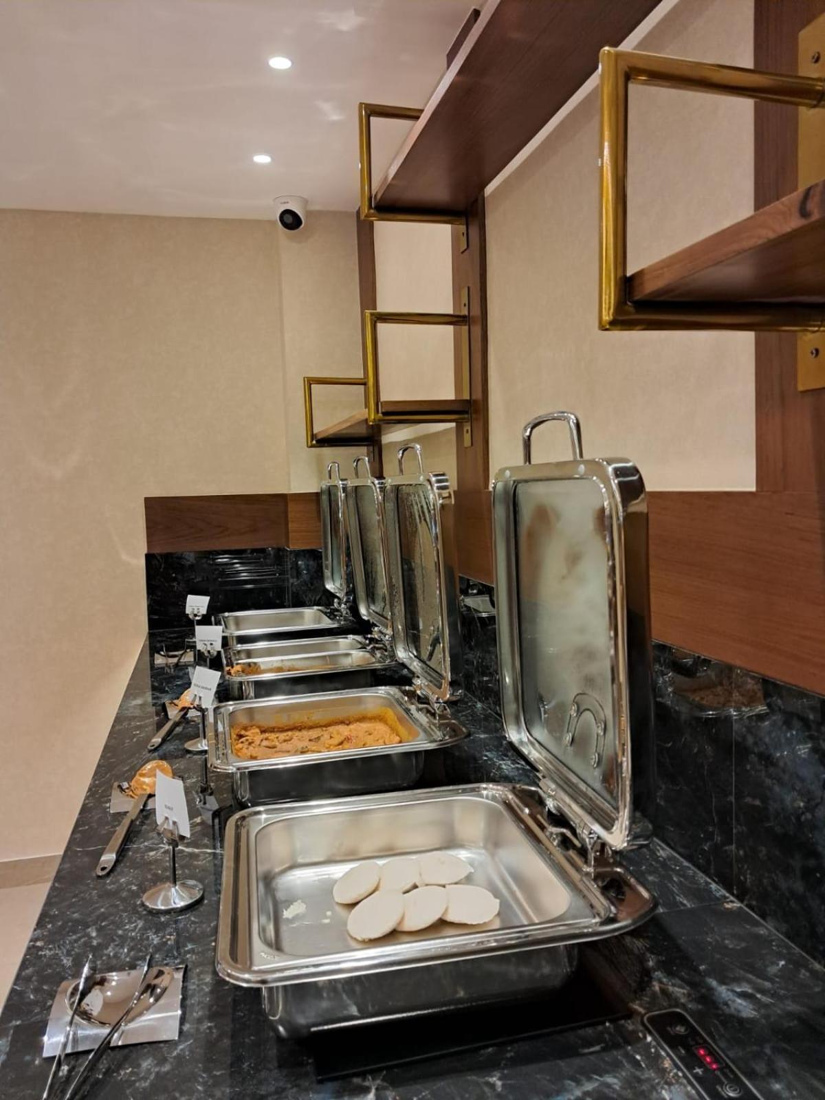 Kowju Airport Hotel Calicut Kondotty Esterno foto